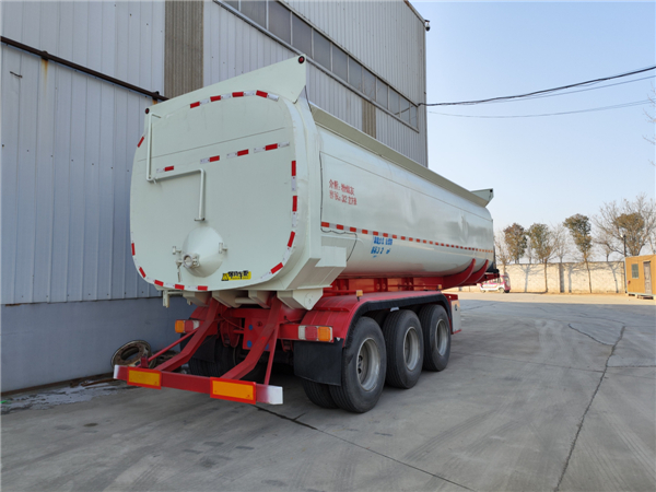Tank type rear dump semi-trailer